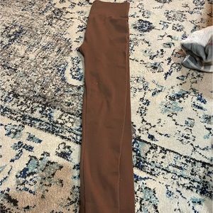 Small burgundy leggings